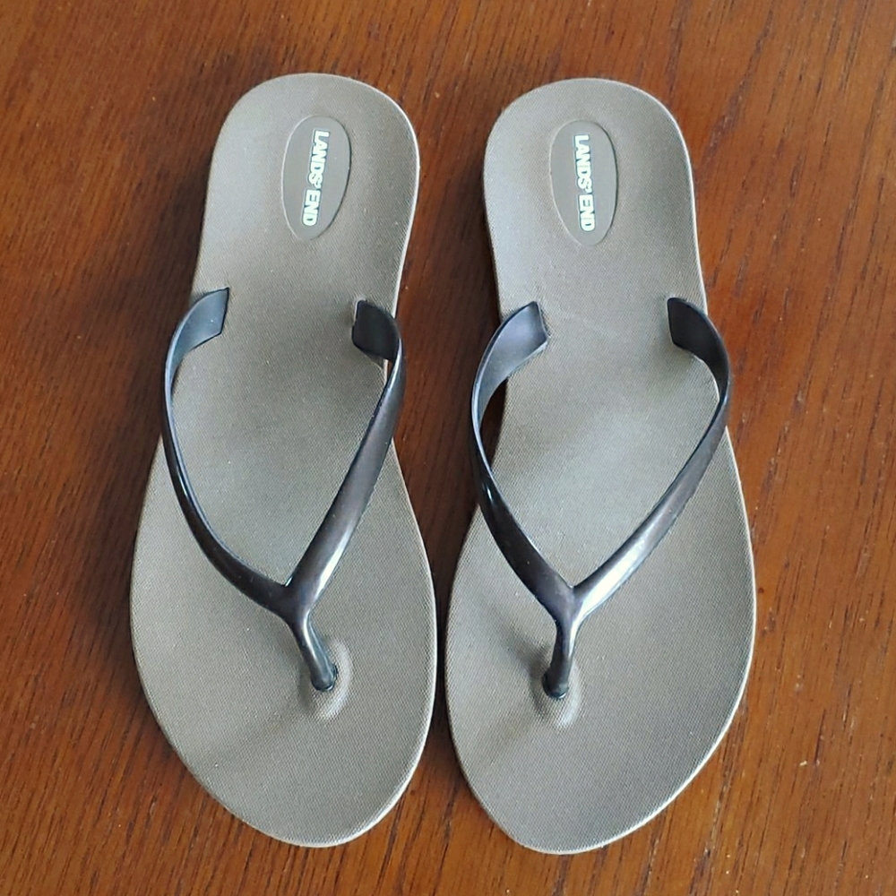 NWOT Lands' End Flip Flops Size 6